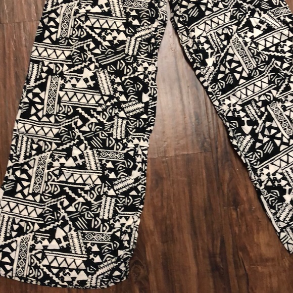 Fun Flowy pattern pants!! - Picture 2 of 3